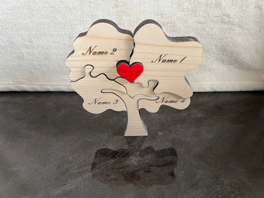 Holzfigur Familienbaum vier Personen personalisierbar